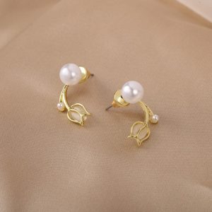 New Ins Style Small, Fresh, Cute,Earrings With Female Design Sense, Light Luxury And Fashionable Earrings